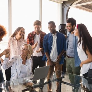 Cómo construir mejores relaciones con su jefe y compañeros de trabajo